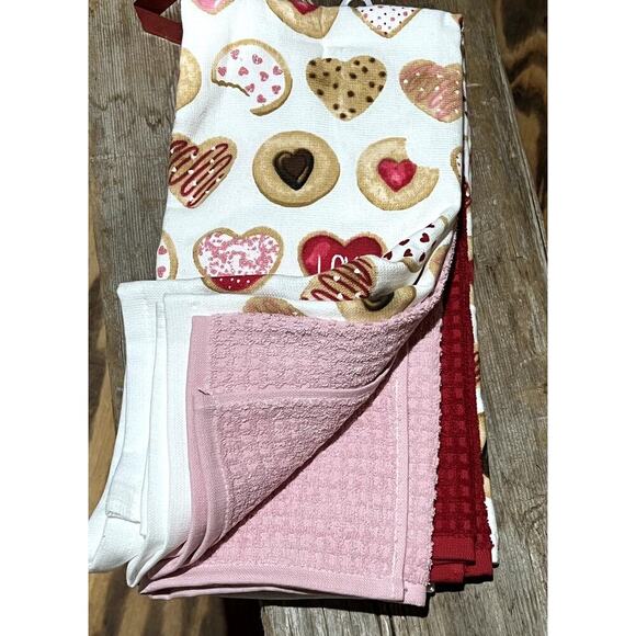 Cupcakes and Cashmere Heart Cookie Hand Towels + Heart Cookie Cutter 5 PIECE SET - Picture 6 of 7